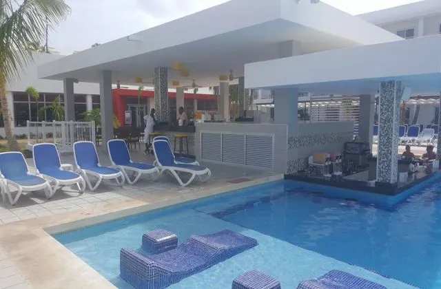 Riu Bambu Punta Cana Pool Bar